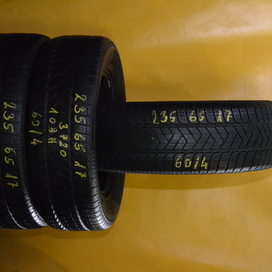 Használt Téli Pirelli Scorpion Winter (R2)(HA3441816)( gumiabroncs (215 / 65 / R17)