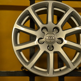 Használt Audi (4/3-1926)(HA3174867)(JF)Festett alufelni 16coll 5x112