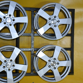 Használt Dezent VW-Audi-Seat-Skoda (1/4-2014)(HA)(JF)festett alufelni 16coll 5x112